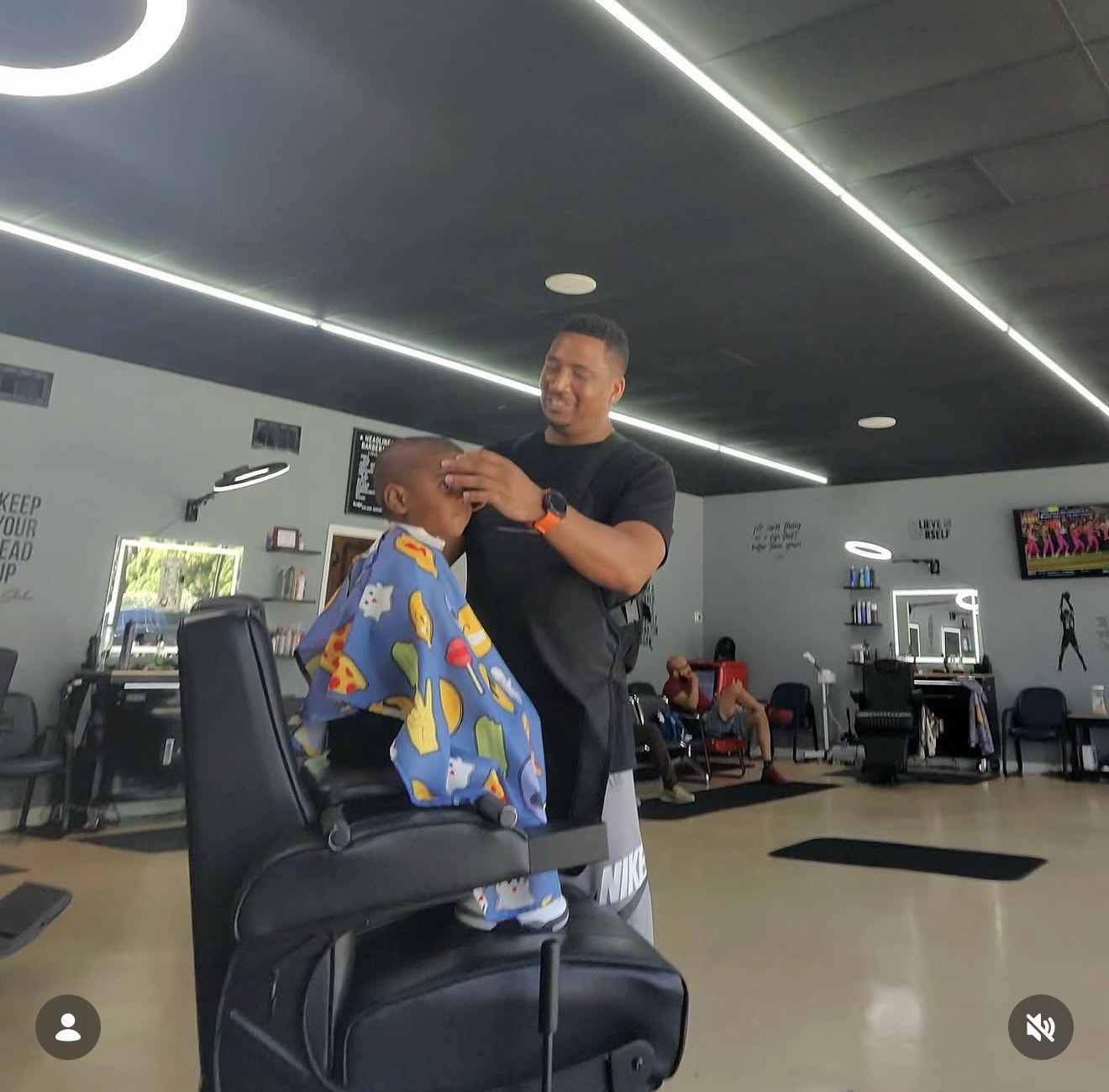 Yari, barber at Headlines Barbershop in Mableton, GA